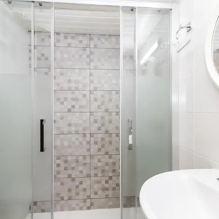 Gloria Apartman *